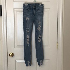 American eagle light wash ripped jeans